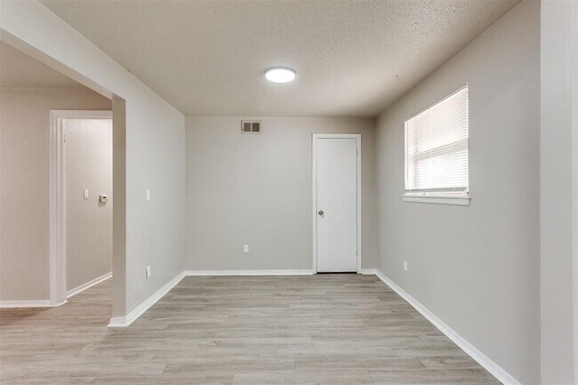 Building Photo - 2908 SW 62nd St