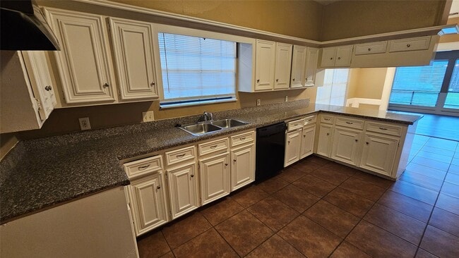 Building Photo - 14734 Treborway Dr