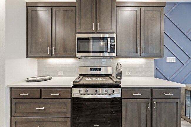 Building Photo - 974 Mikaela Dr