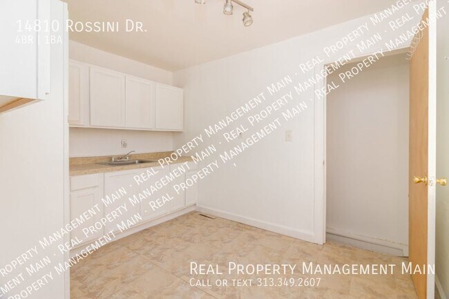 Building Photo - 4 Bed on Rossini Drive