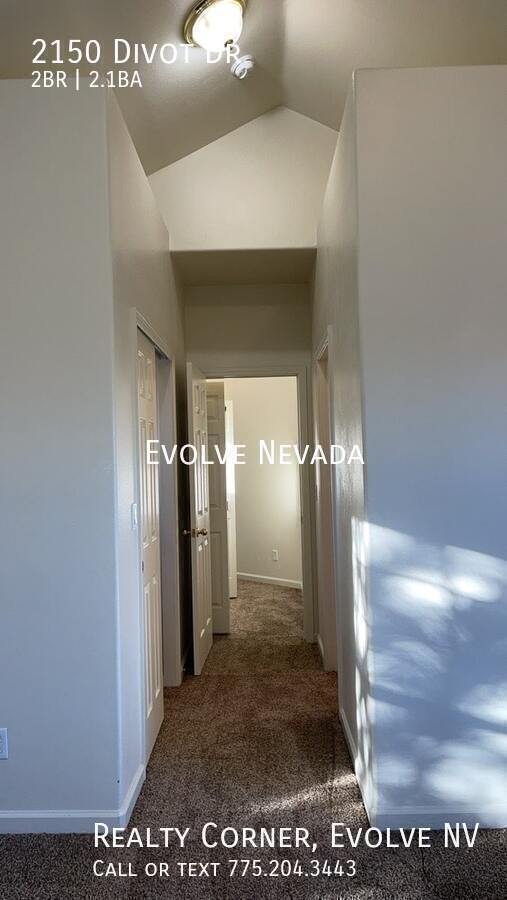 Building Photo - 2150 Divot Dr