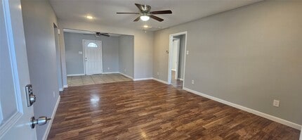 Building Photo - 2914 Staples St