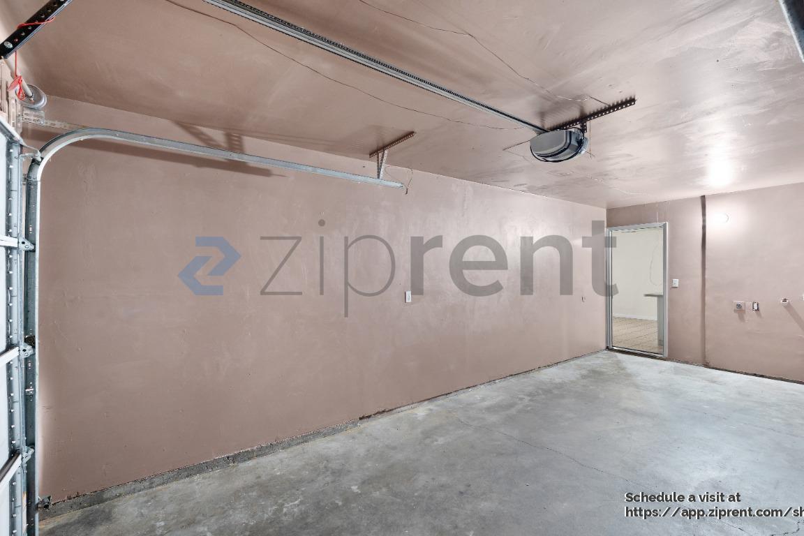 Building Photo - 7918 68th Ave