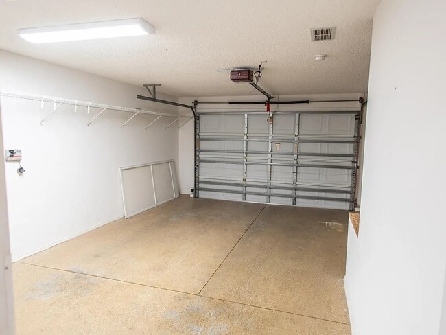Building Photo - 2810 Barboza Dr