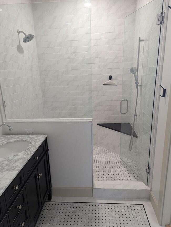 Building Photo - Stunning Fully Renovated 3-Bedroom, 2-Bathroom Cottage-Style Home