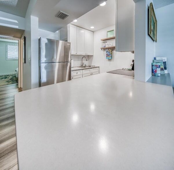 Building Photo - 2565 S Ocean Blvd