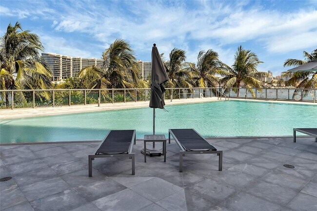 Building Photo - 3250 NE 188th St