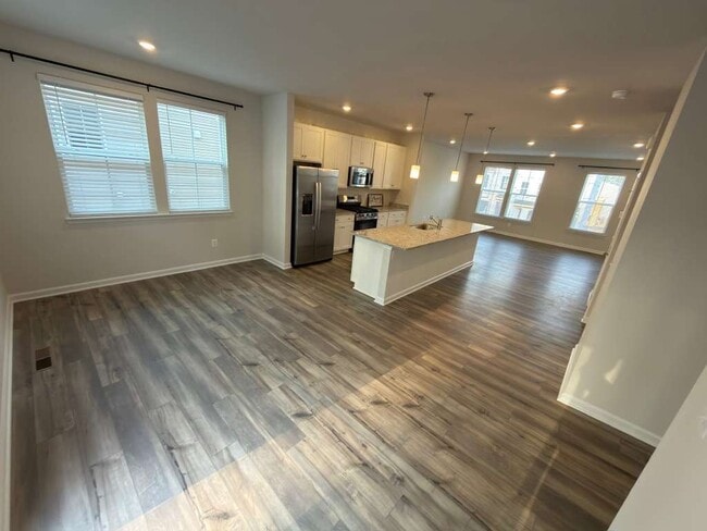 Building Photo - 8760 Whitman Dr