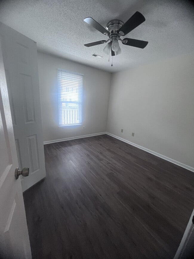 Building Photo - 1441 Bailey Cir