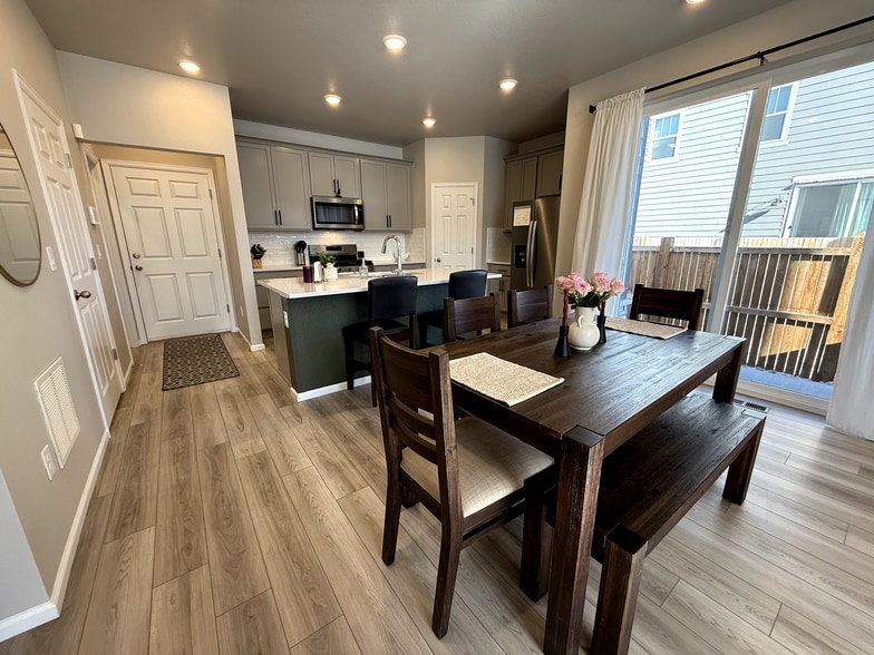 Building Photo - 752 N Shawnee St