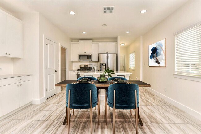 Primary Photo - 420 White Steppe Way