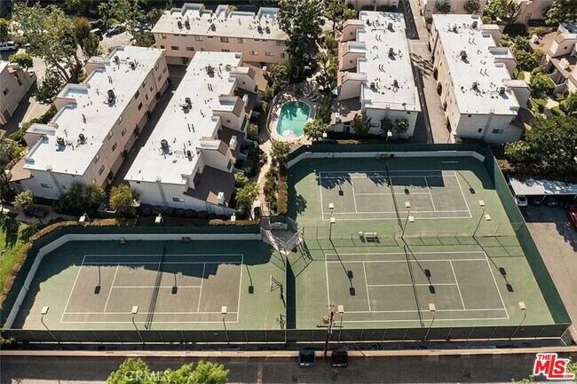 Building Photo - 15175 Magnolia Blvd