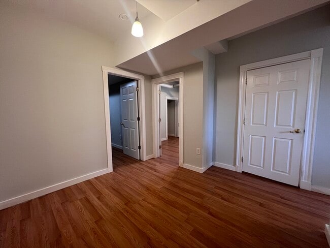 Building Photo - 7 Sherborn Ct