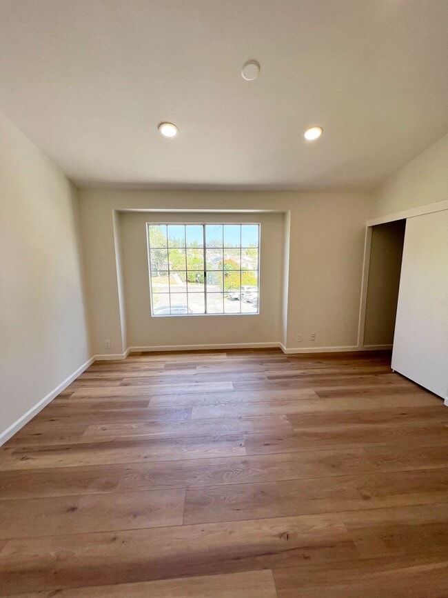 Building Photo - Newly renovated Carmel Valley townhome in The Groves