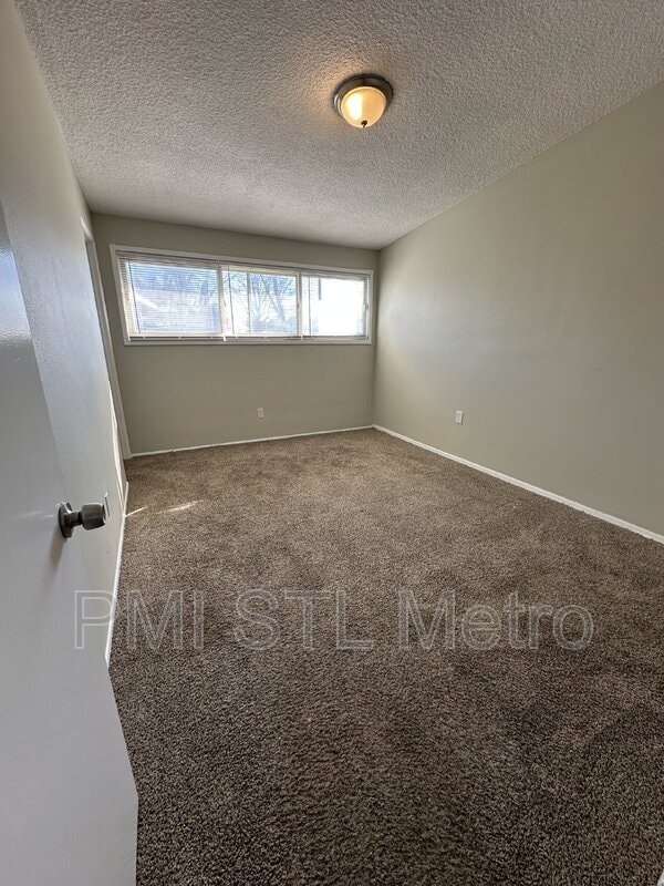 Building Photo - 8439 Alder Ave