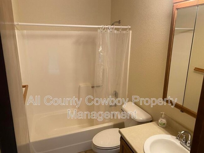 Building Photo - 2123 Hancock St