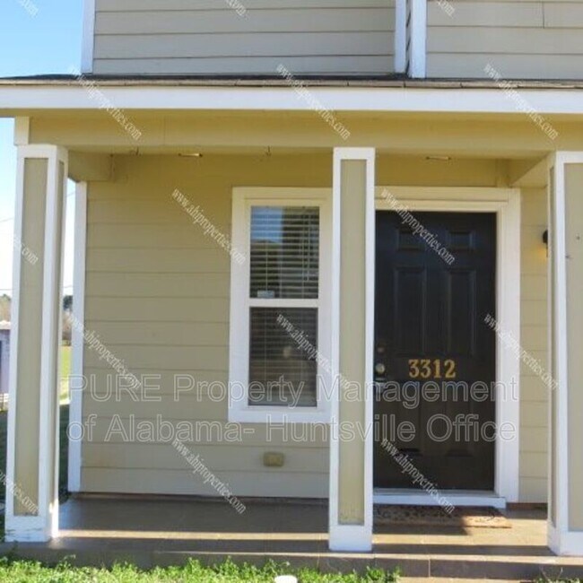 Building Photo - 3312 Lakeland Dr SW