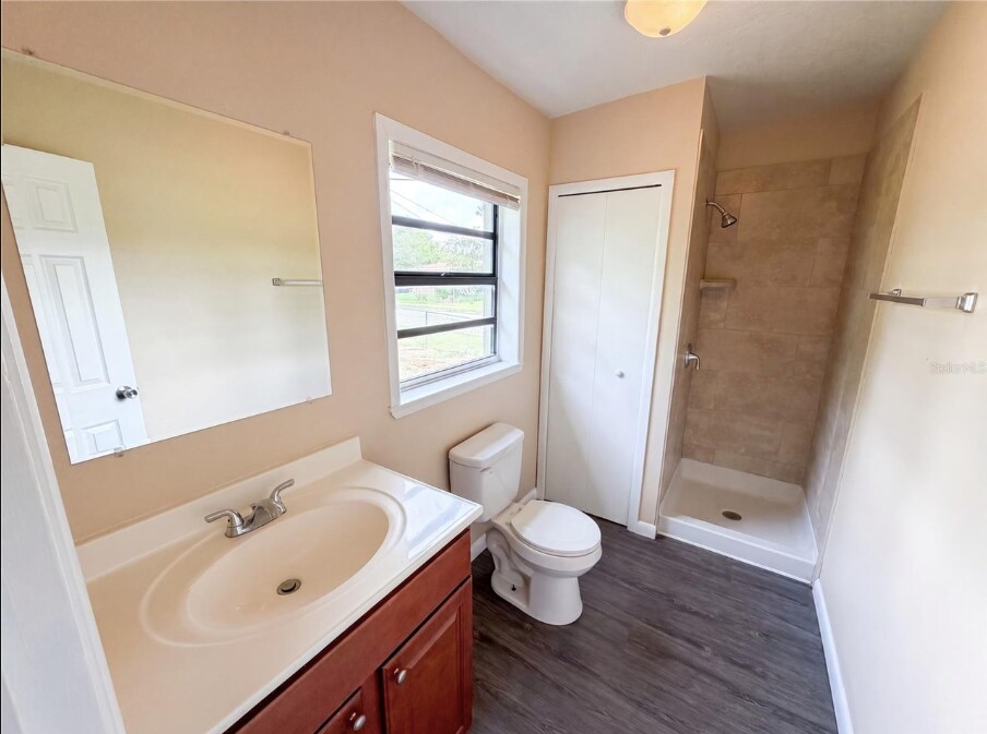 Building Photo - 702 S Solandra Dr