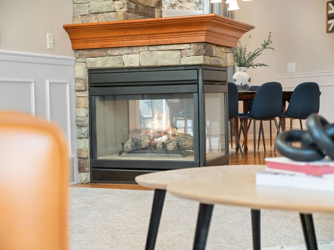 Building Photo - Dream Home At Shelley Lake