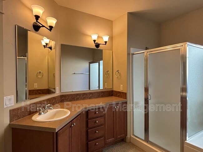 Building Photo - 6251 W Geneva St