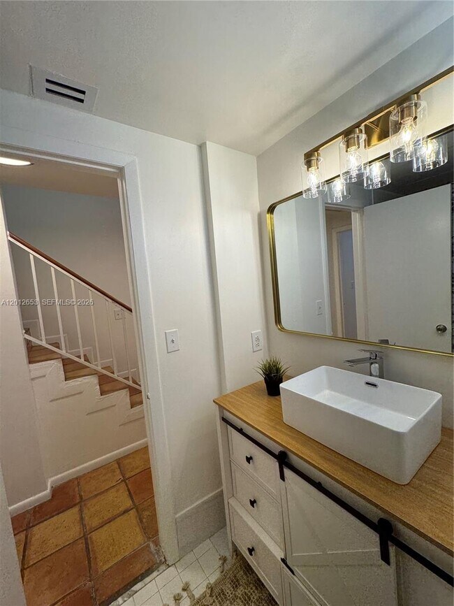 Building Photo - 1460 Ocean Dr
