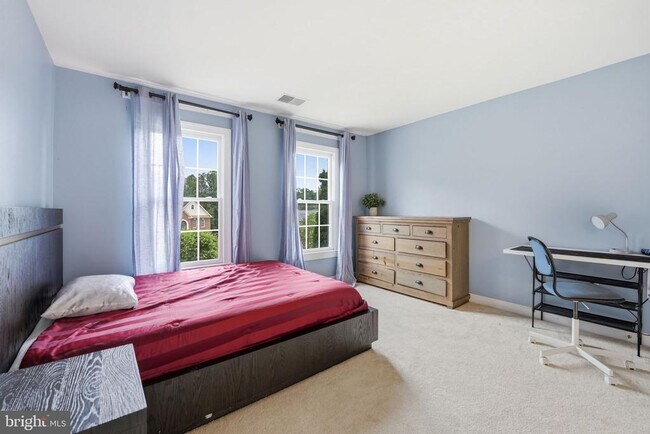 Building Photo - 7273 Tinsley Way