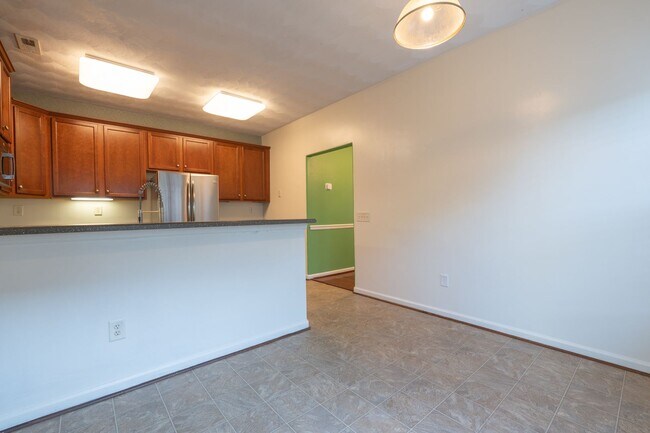 Building Photo - 5111 Moreland St