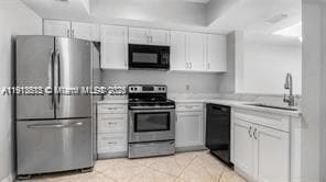 Building Photo - 721 SW 148th Ave