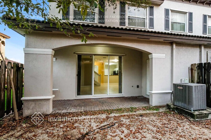 Building Photo - 15277 SW 89th Terrace