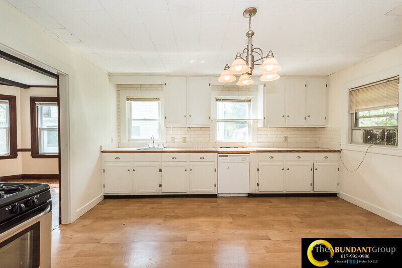 Building Photo - 50 Hobson St