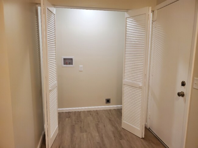 Building Photo - 111 Cheyenne Dr