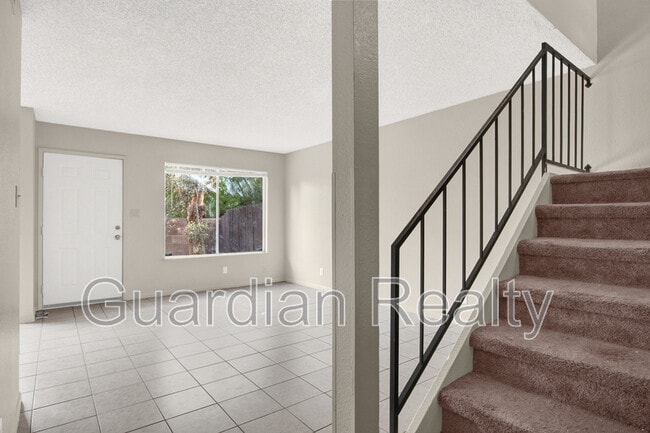 Building Photo - 2209 Tall Pine Dr