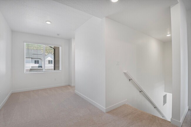 Building Photo - 2389 Wildwood Ln