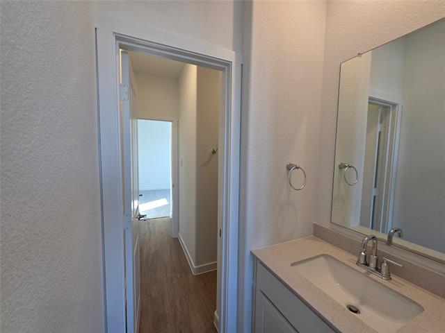 Building Photo - 724 Warleggan Wy