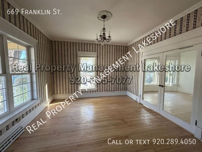 Building Photo - 669 Franklin St