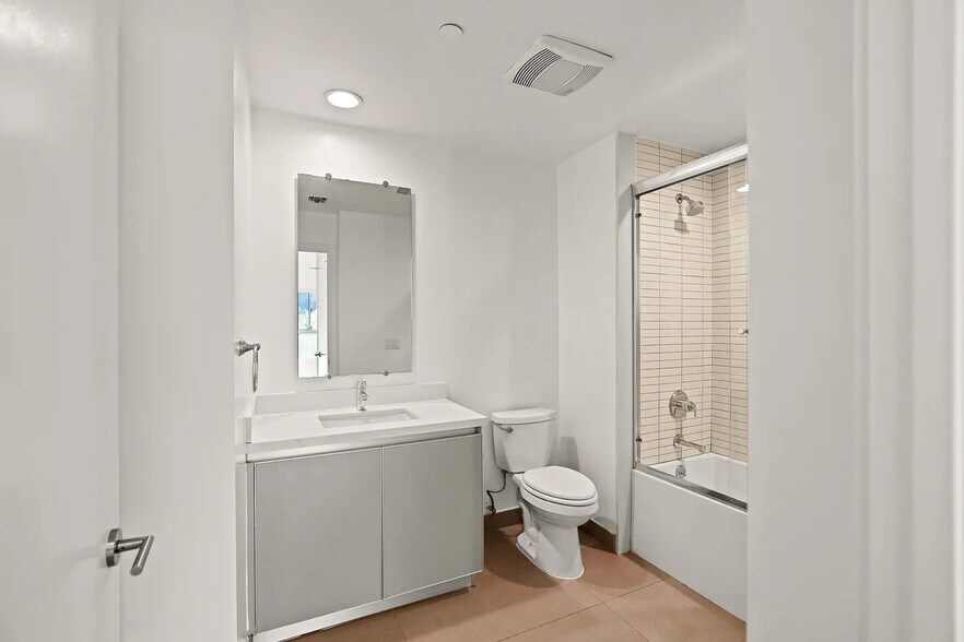 Building Photo - 5308 Sepulveda Blvd