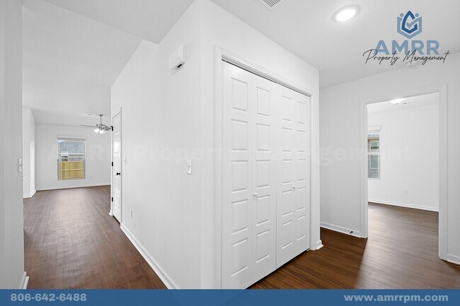 Building Photo - 1112 Pawpaw Pl
