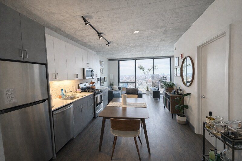 Building Photo - 156 N Elizabeth St