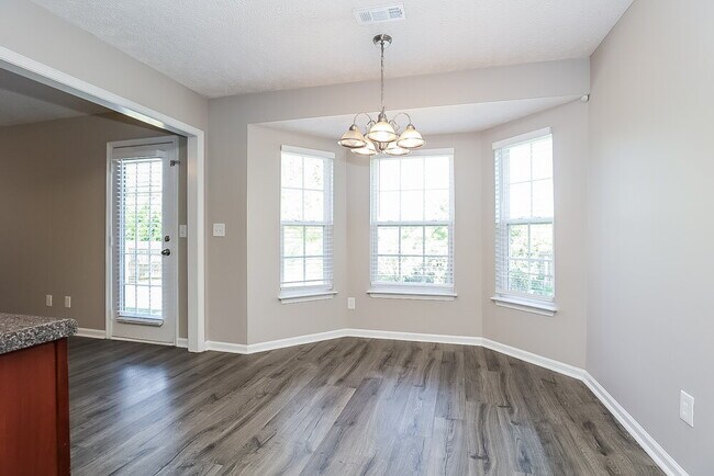 Building Photo - 5011 Deer Creek Ct