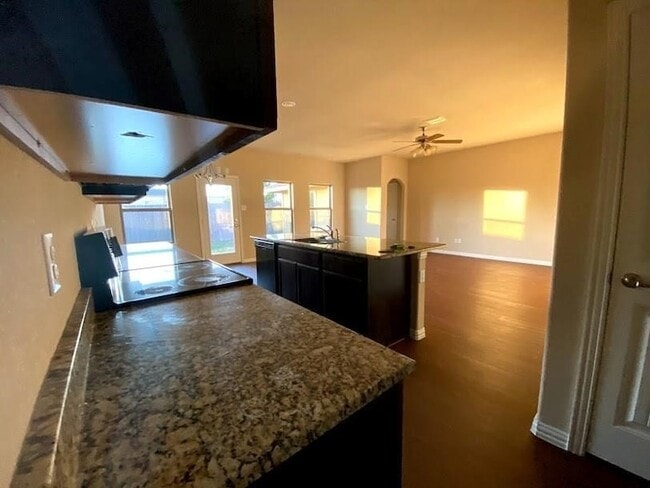 Building Photo - 2853 Mesquite Rd