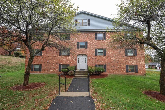 Building Photo - 4 Fairfax Ave