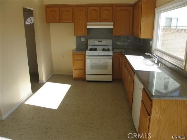 Building Photo - 152 W Payson St