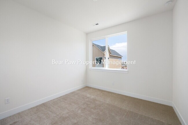 Building Photo - New Townhome in Wheat Ridge!!