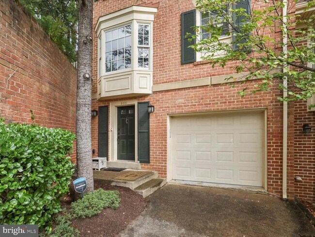 Building Photo - 3001 Federal Hill Dr