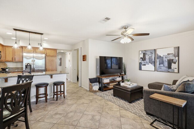 Building Photo - Point Loma, "The Bay" 2 bed 2 Bath Townhome now available! Amazing amenities, don't miss out