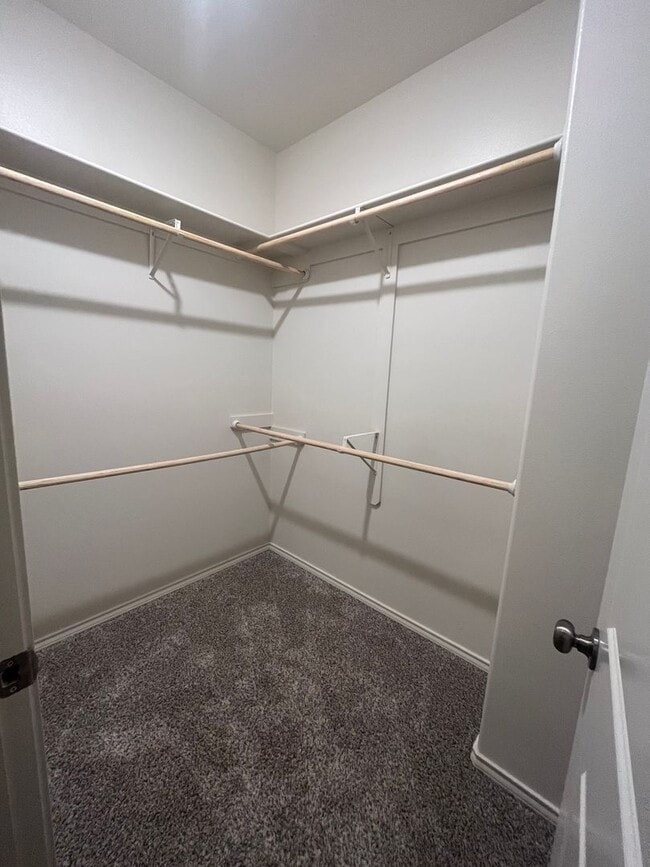 Building Photo - Escape the Ordinary in Viridian Townhomes!
