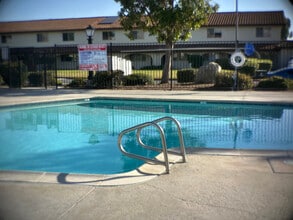 Building Photo - 160 Espanas Glen