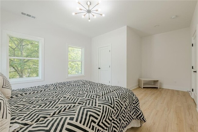 Building Photo - 34 Candler Rd NE