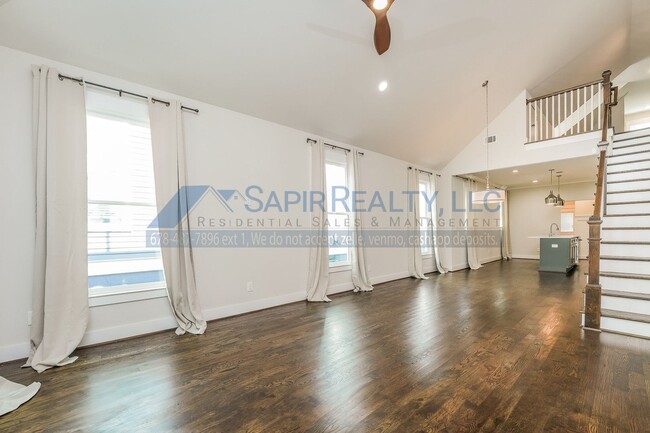 Building Photo - Cozy 4 Bedroom Home - Move in by 01/15/25 ...