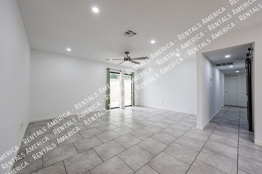 Building Photo - 3837 W Acapulco Ln